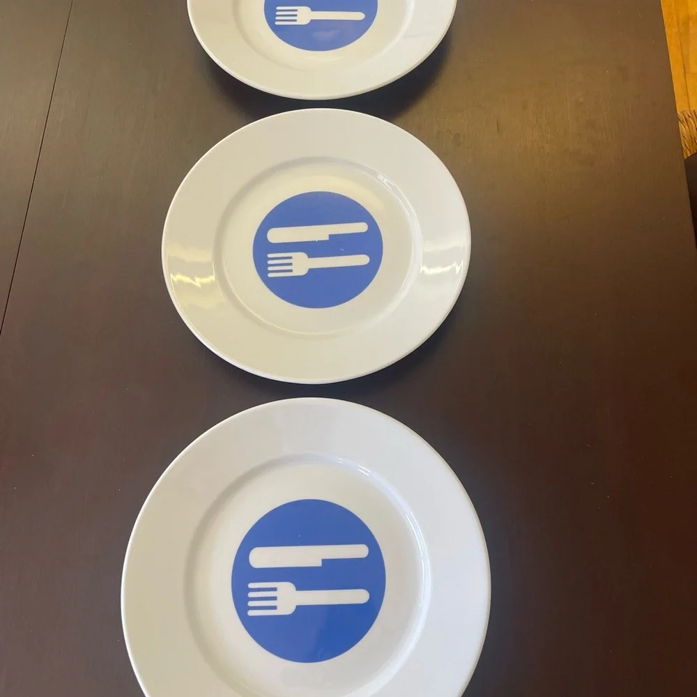 Crate&Barrel White and Blue Dinner Plates (3)